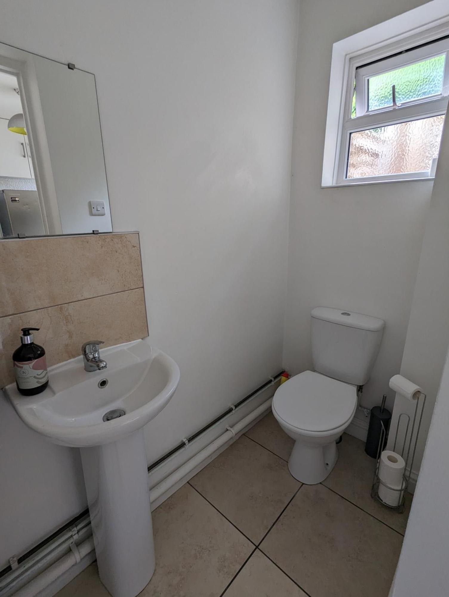 Peaceful - Ideally Located Glastonbury